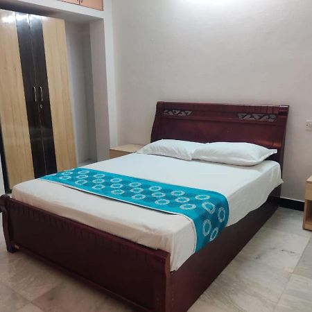 Roshini Serviced Apartments Ченнаї Екстер'єр фото